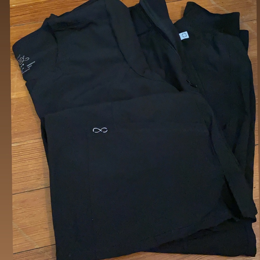 JOGGER scrub set!